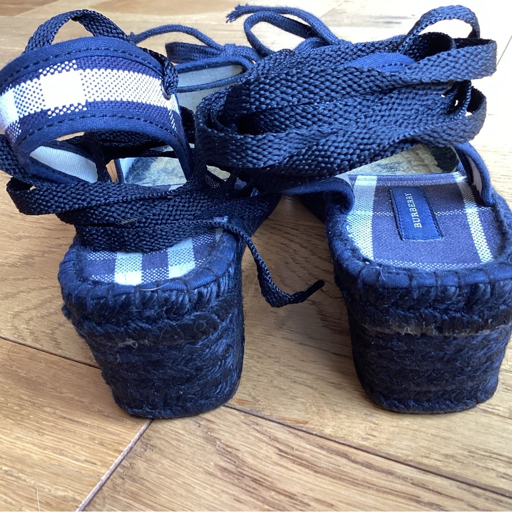 Burberry Black and white espadrille wedges - Picture 4 of 7